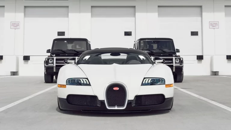 Bugatti Veyron roadster rental front view mph club
