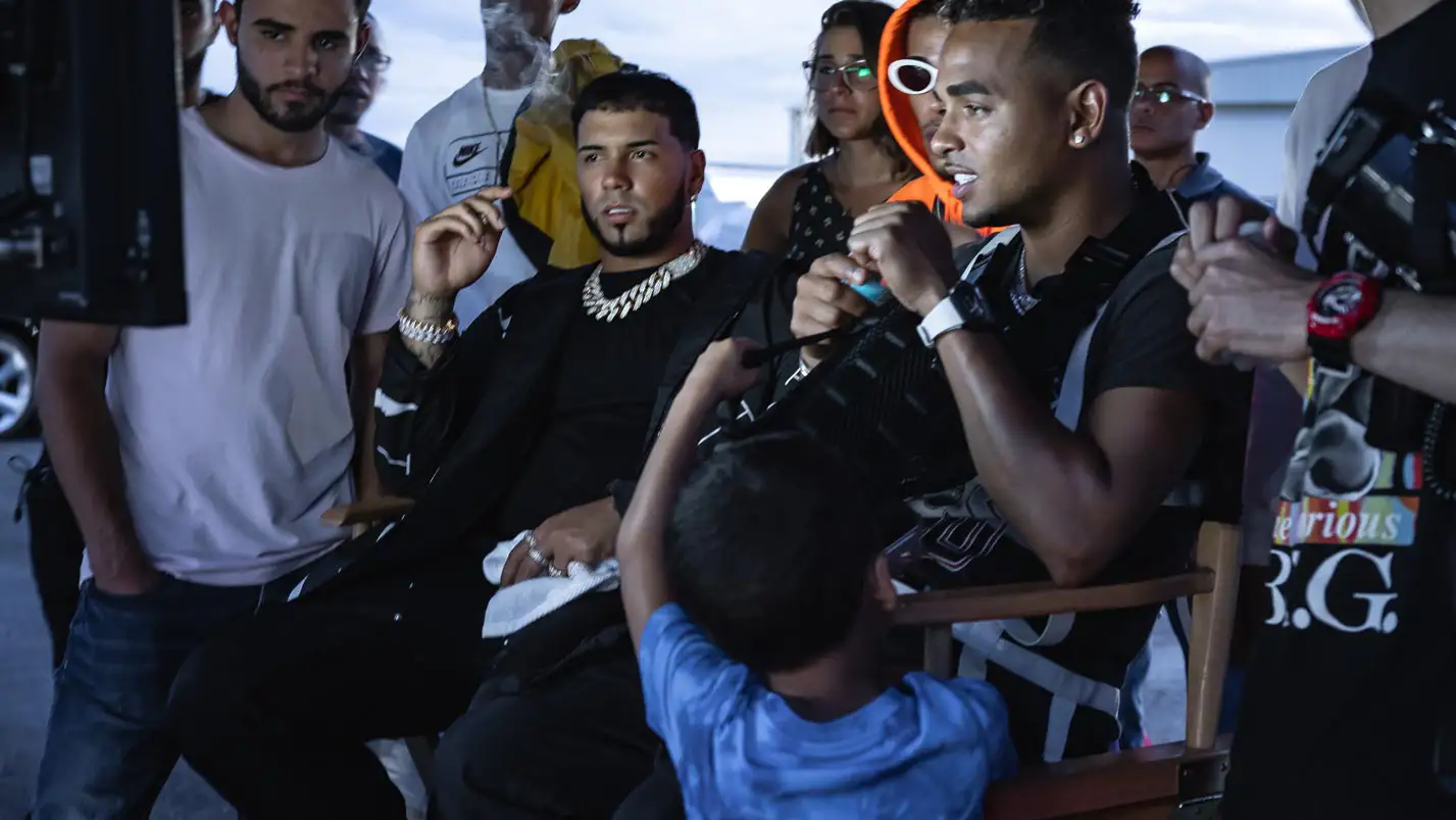 ozuna-and-anuel-aa-mph-club-props