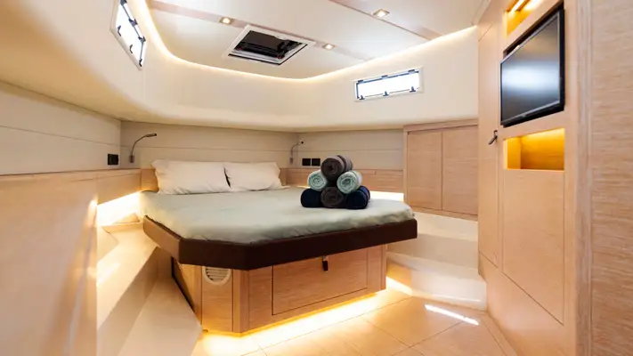 Pardo 43 charter Monaco stateroom view mph club