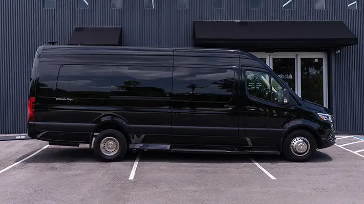8 passenger Mercedes Benz Limo VIP rental side view - mph club