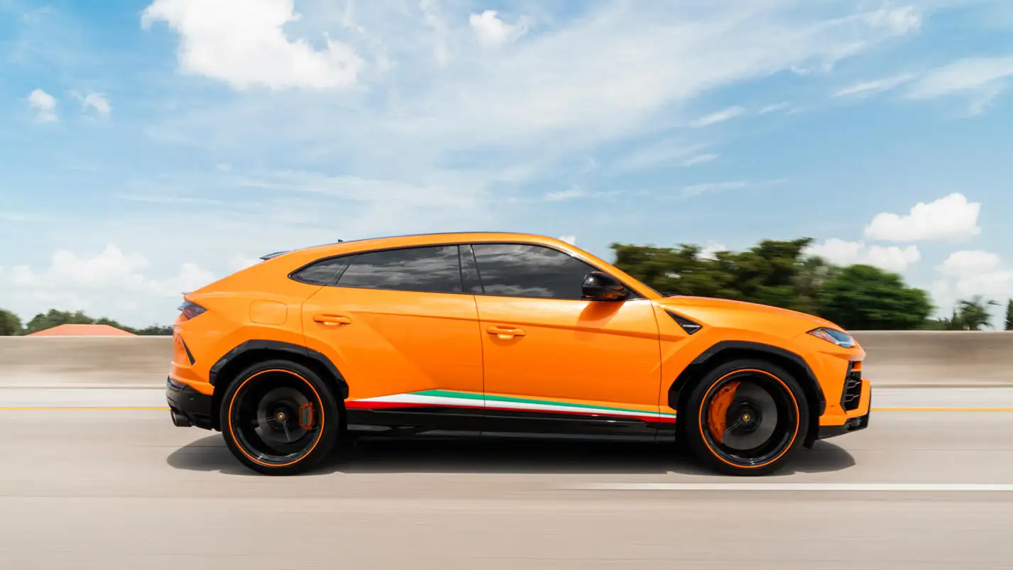 2023 Lamborghini Urus blog - mph club 2