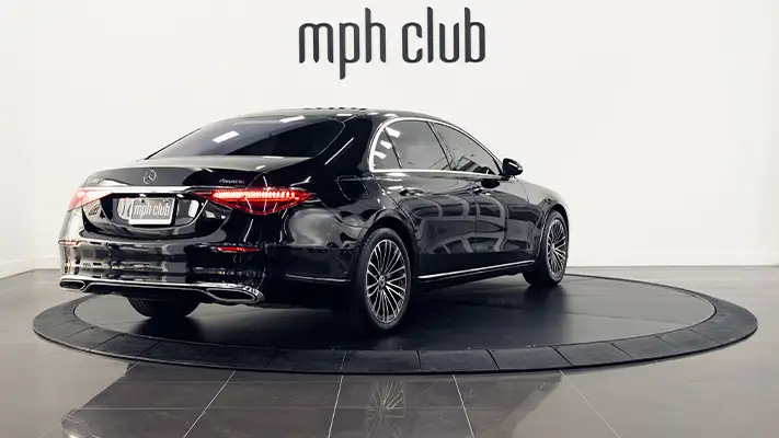 Black Mercedes Benz S Class 580 rental rear view mph club turntable